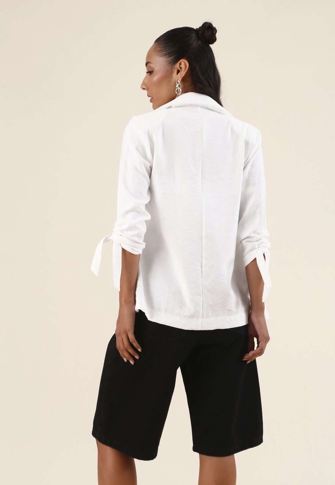 Blazer Em Alfaiataria Crepe Puxador Punhos Manga 7/8