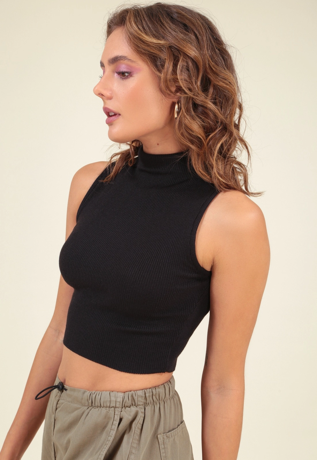 Blusa Trico Sem Manga Gola Alta