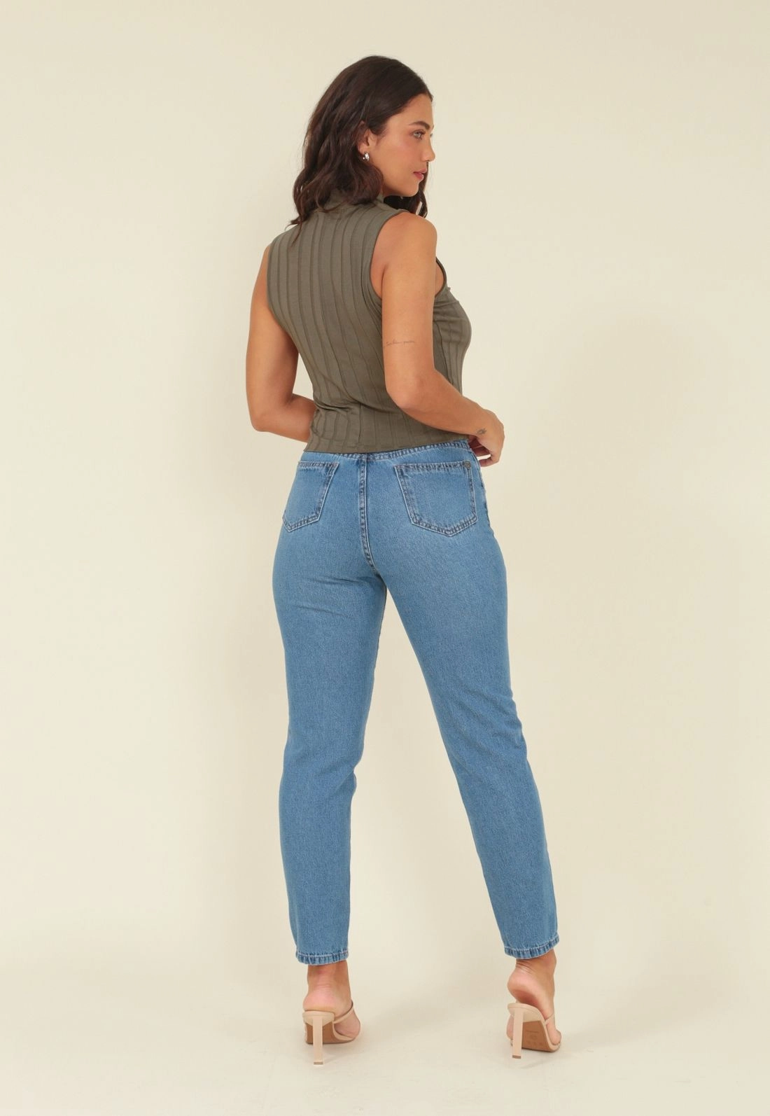 Calça Jeans Mom Bigodes