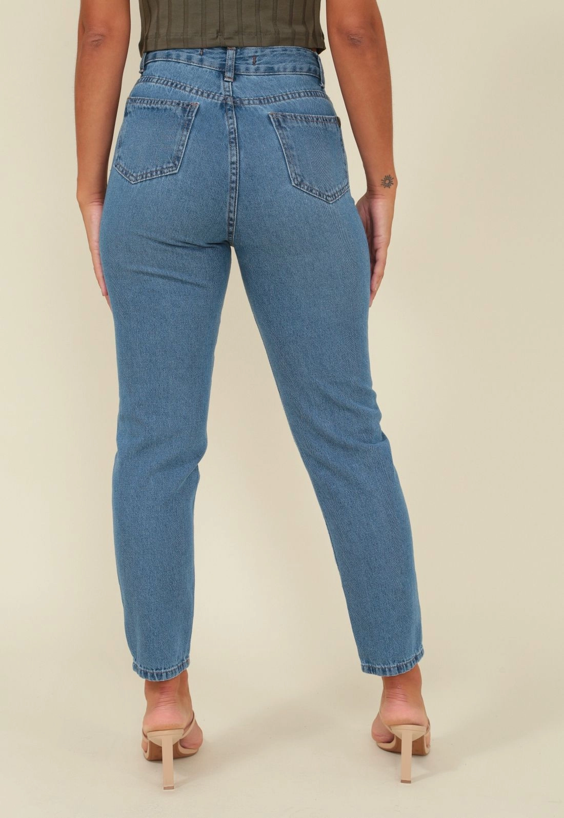 Calça Jeans Mom Bigodes