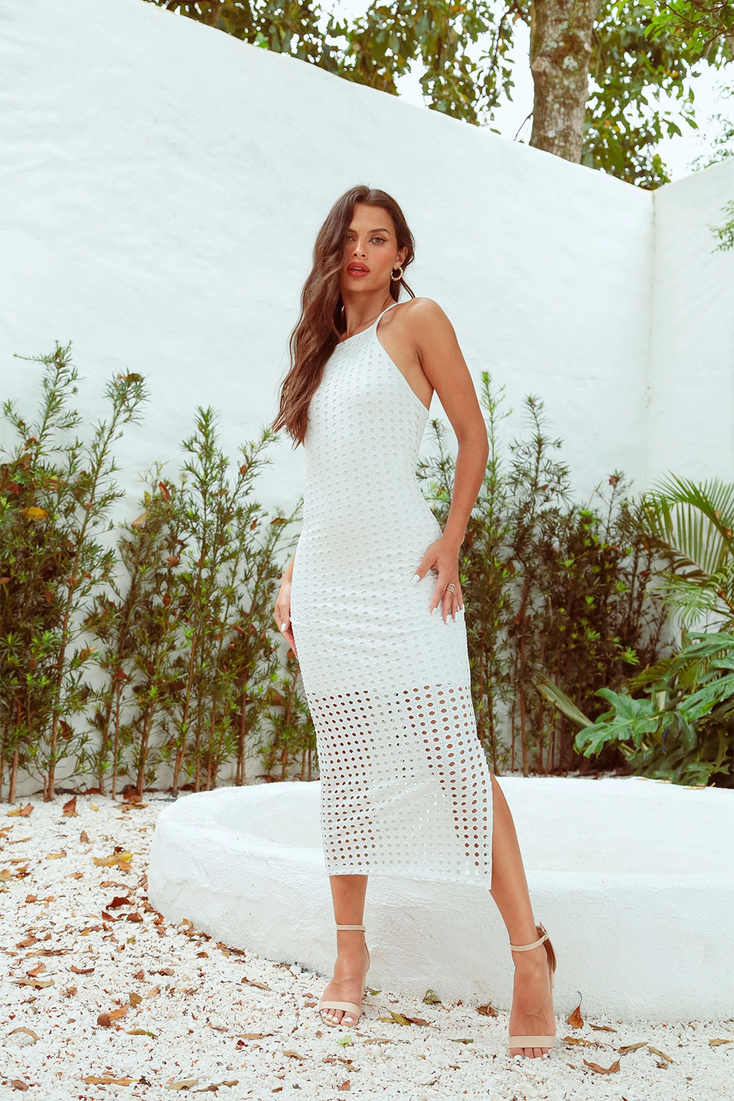 Vestido Midi Alça Cava Americana Em Malha Vazada