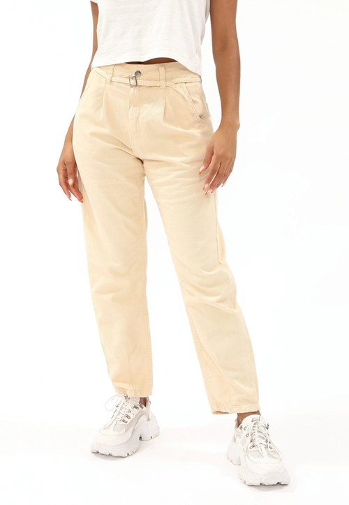 Calça Sarja Mom Cinto Fivela