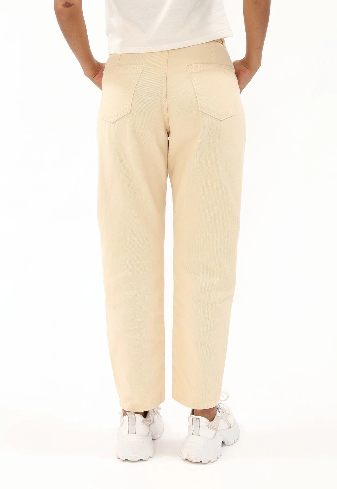 Calça Sarja Mom Cinto Fivela