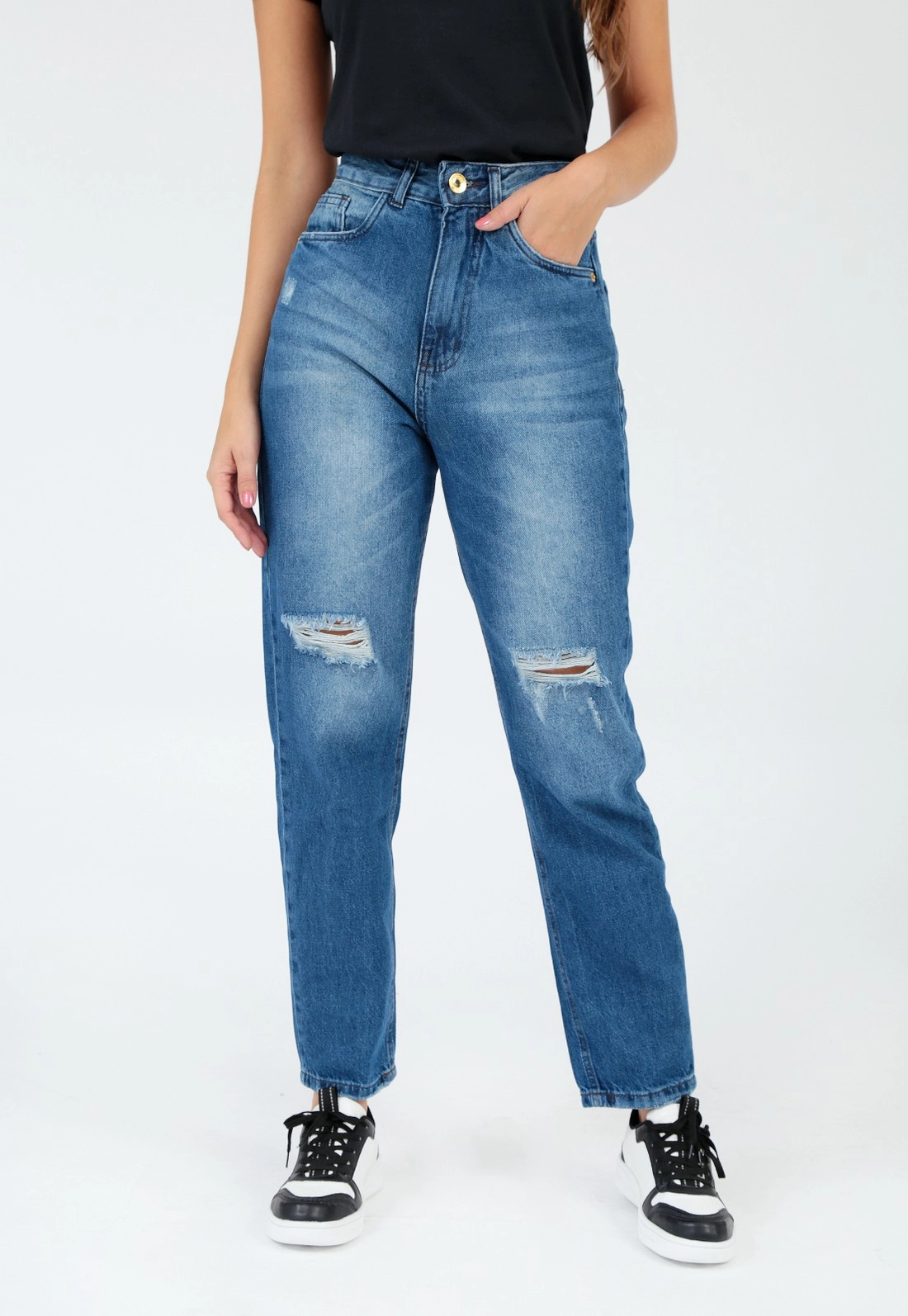 Calça Jeans Mom Puido E Rasgo