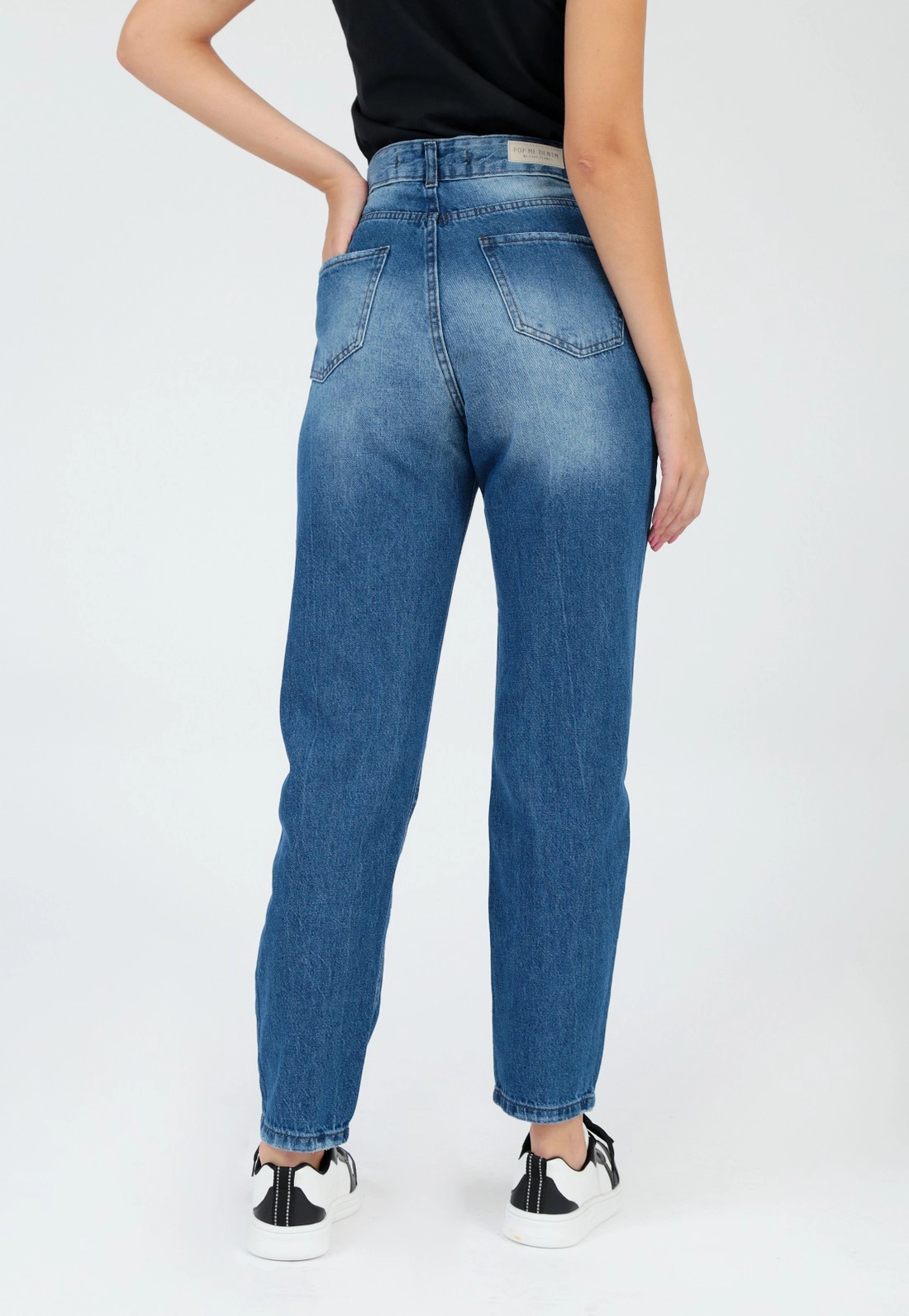 Calça Jeans Mom Puido E Rasgo