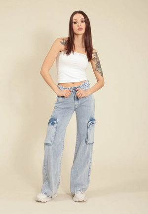 Calca Reta Jeans Com Bolso Cargo E Cintura Media