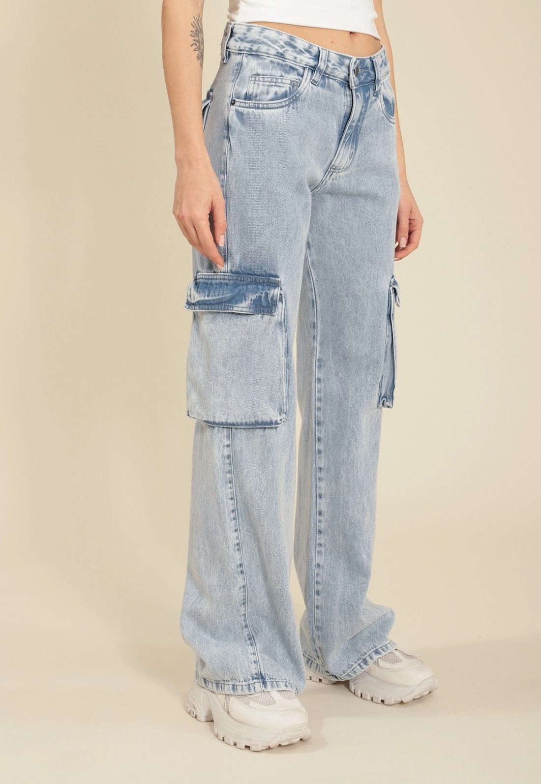 Calca Reta Jeans Com Bolso Cargo E Cintura Media