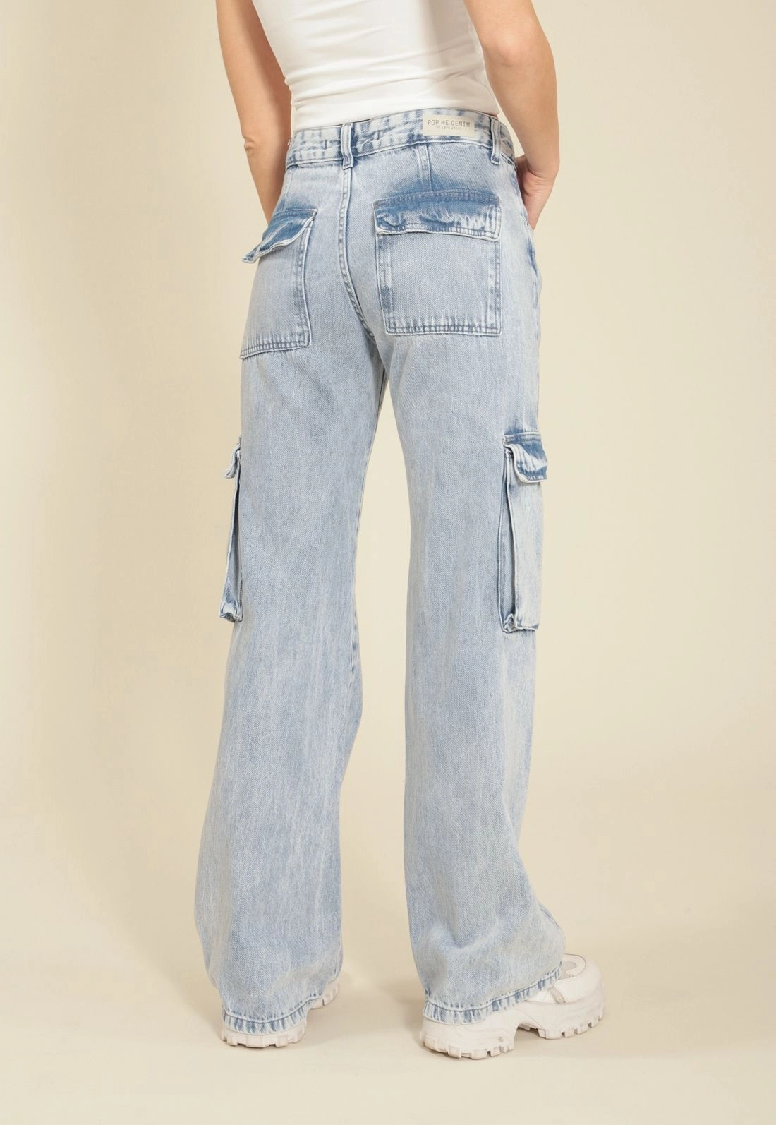 Calca Reta Jeans Com Bolso Cargo E Cintura Media