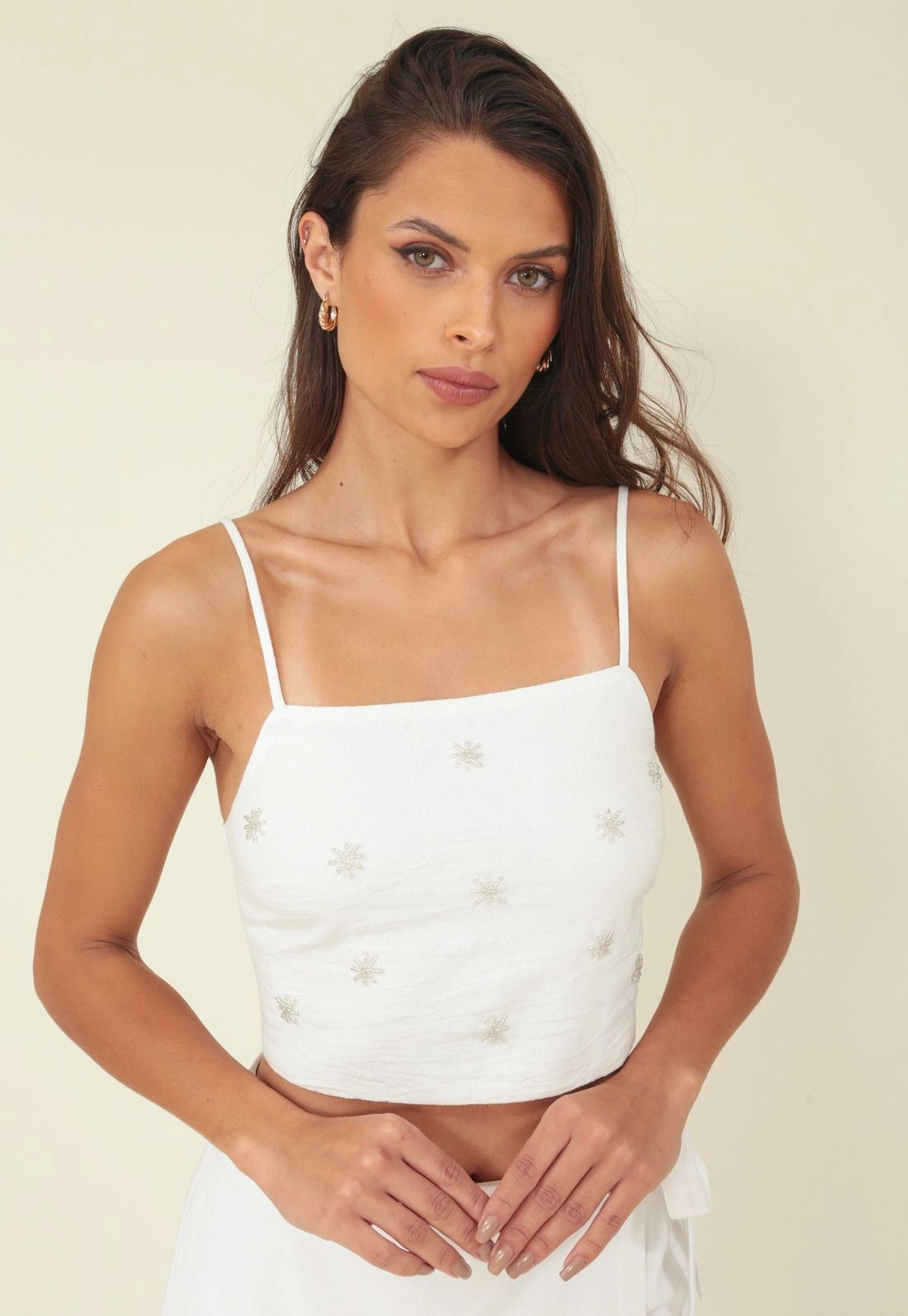 Blusa Cropped Em Algodão Com Alça E Bordado