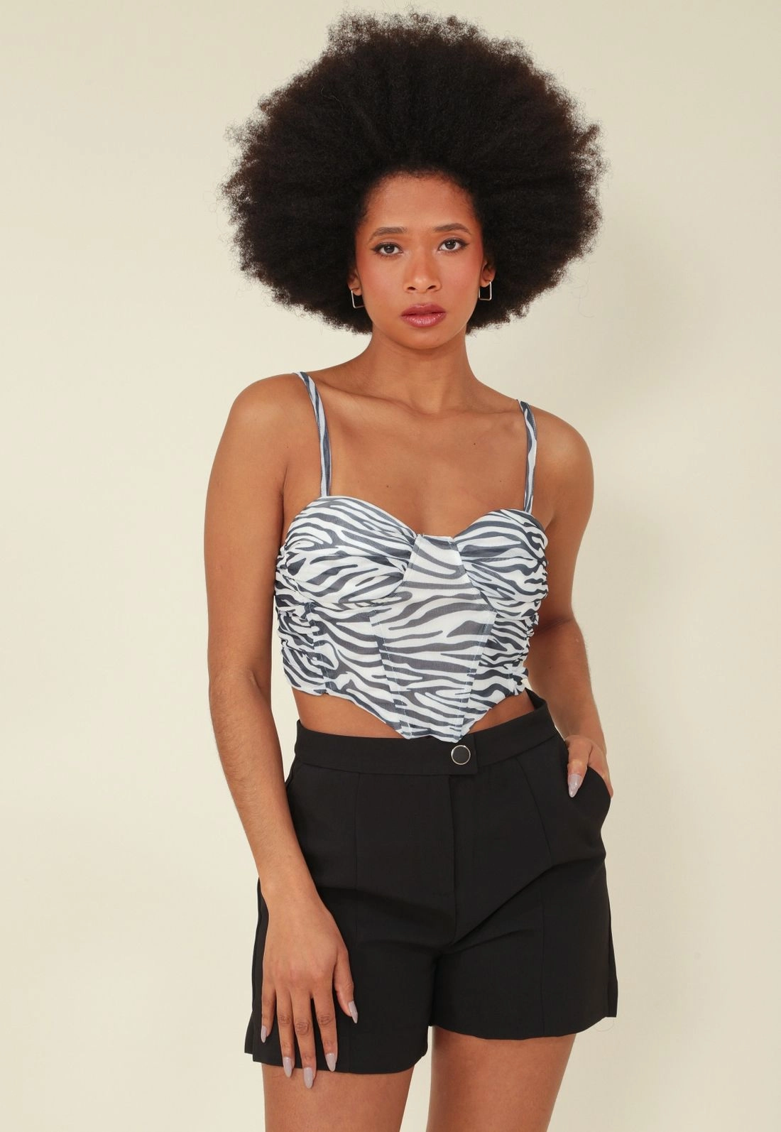 Short Crepe Cós Transpassado Botão Metal