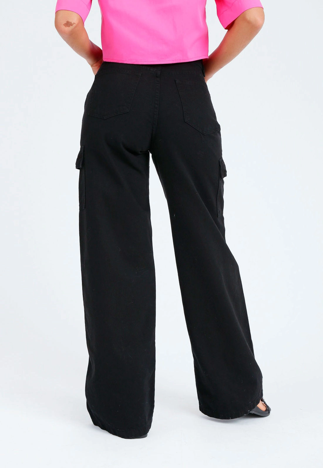 Calça Sarja Wide Leg Bolso Cargo