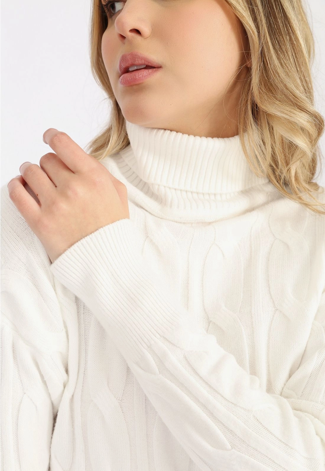 Blusa Tricô Trança Gola Alta