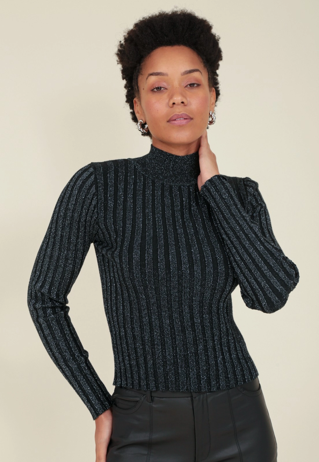 Blusa Em Tricô Canelado Com Lurex Gola Alta