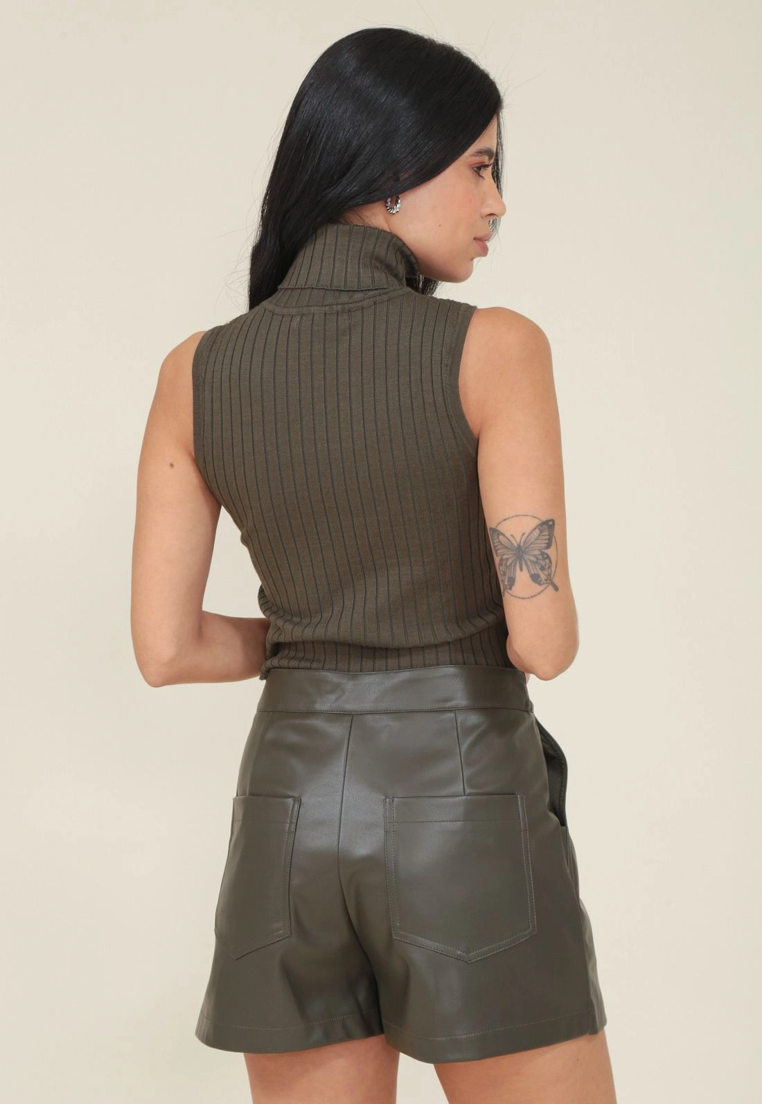 Blusa Tricô Canelado Sem Manga Gola Alta