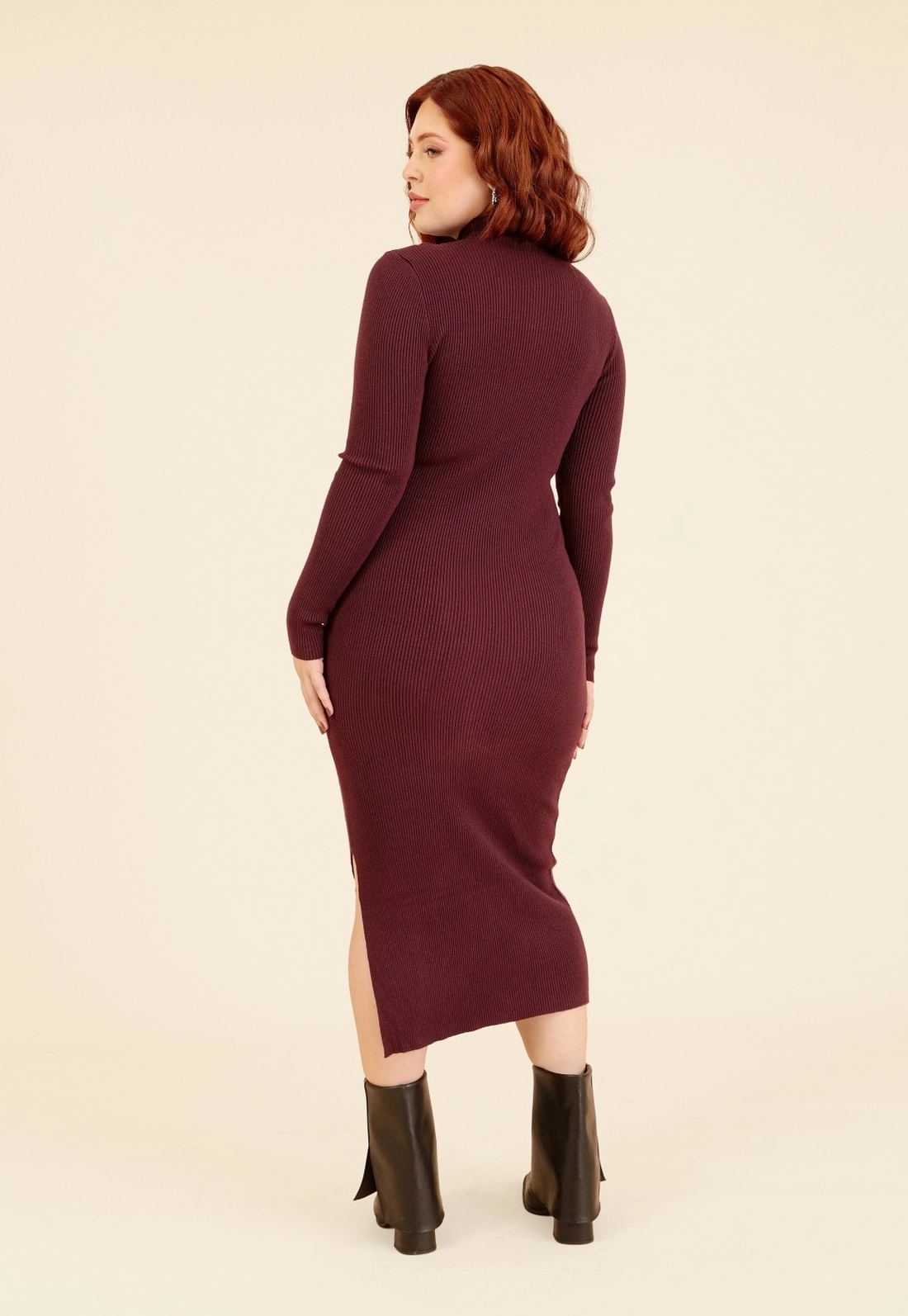 Vestido Tricô Midi Manga Longa Gola Alta