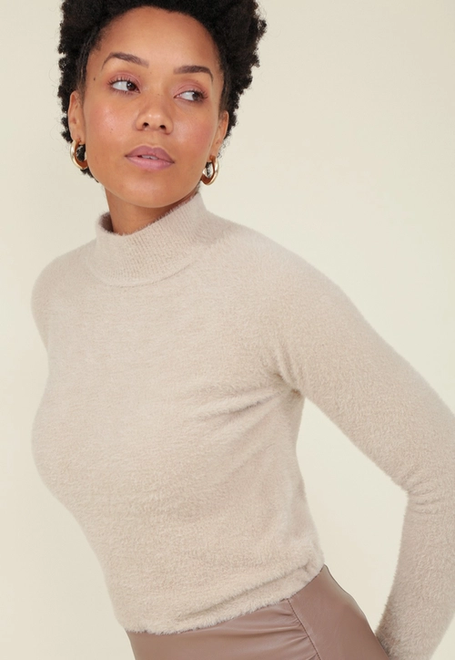 Blusa Tricô Pelinho Manga Longa E Gola Alta