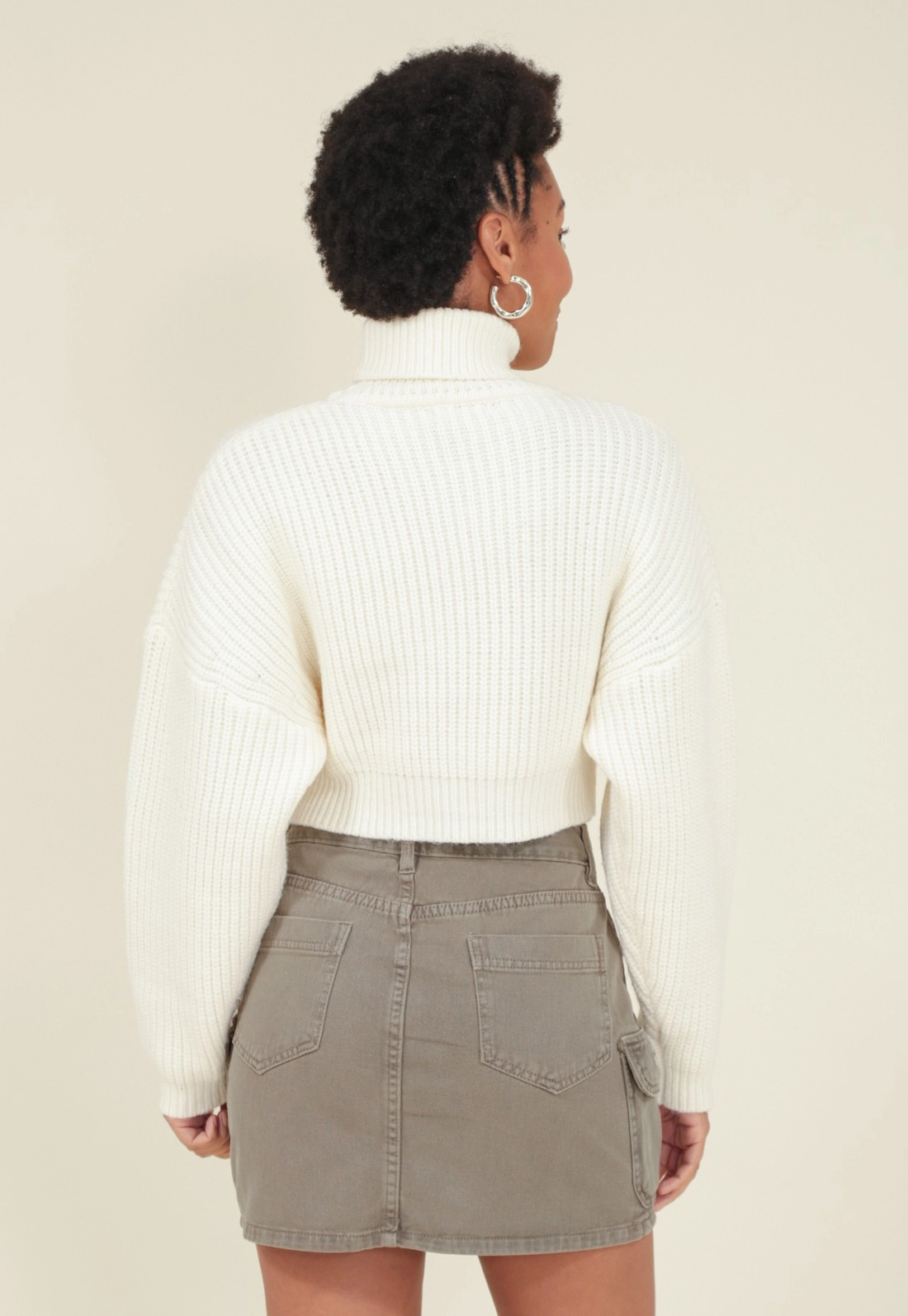 Blusa Tricô Cropped Manga Longa Gola Alta