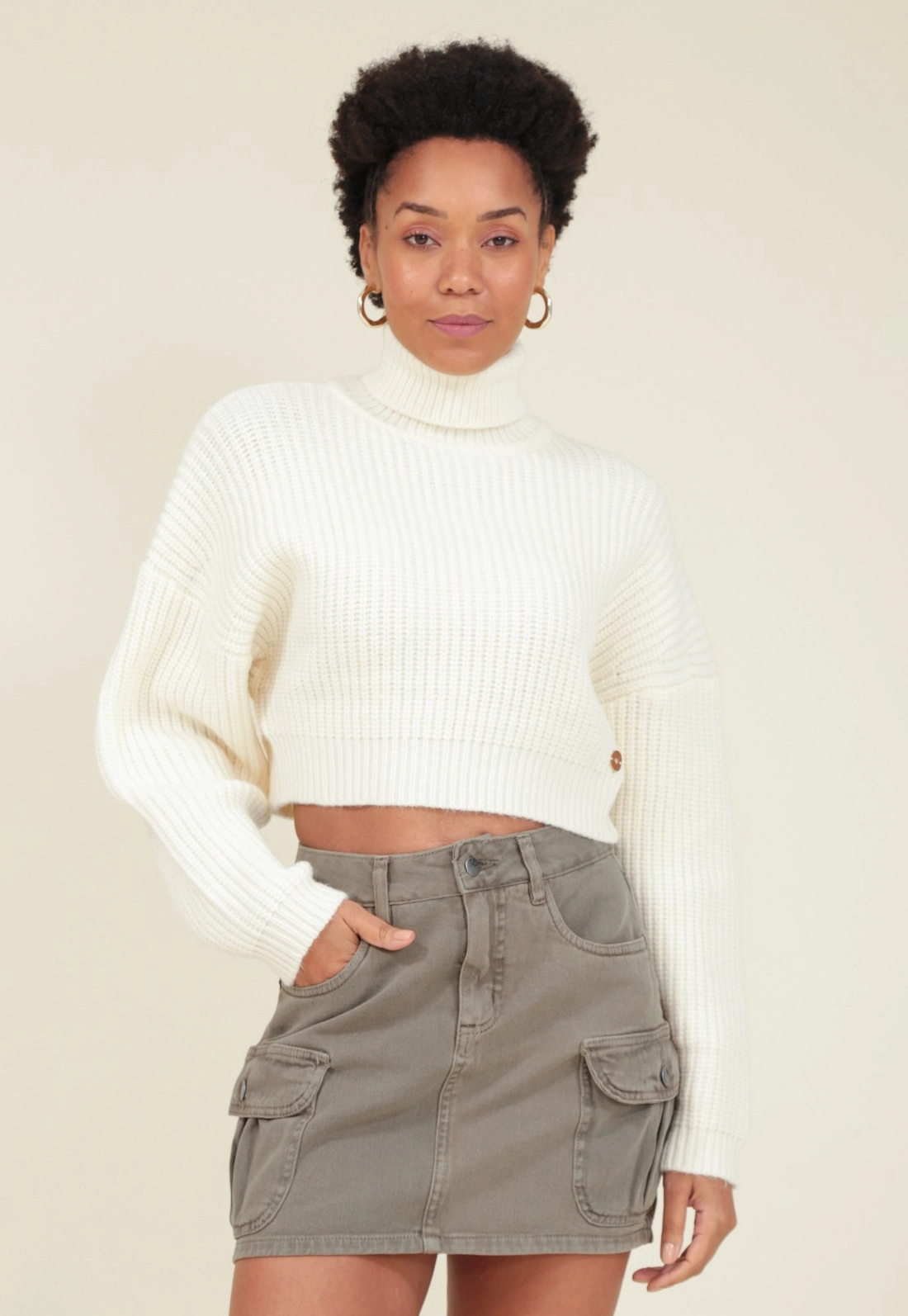 Blusa Tricô Cropped Manga Longa Gola Alta