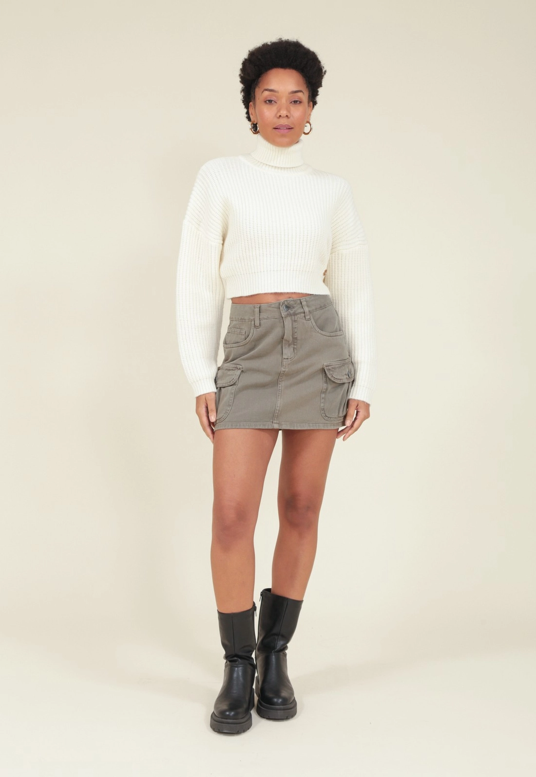 Blusa Tricô Cropped Manga Longa Gola Alta