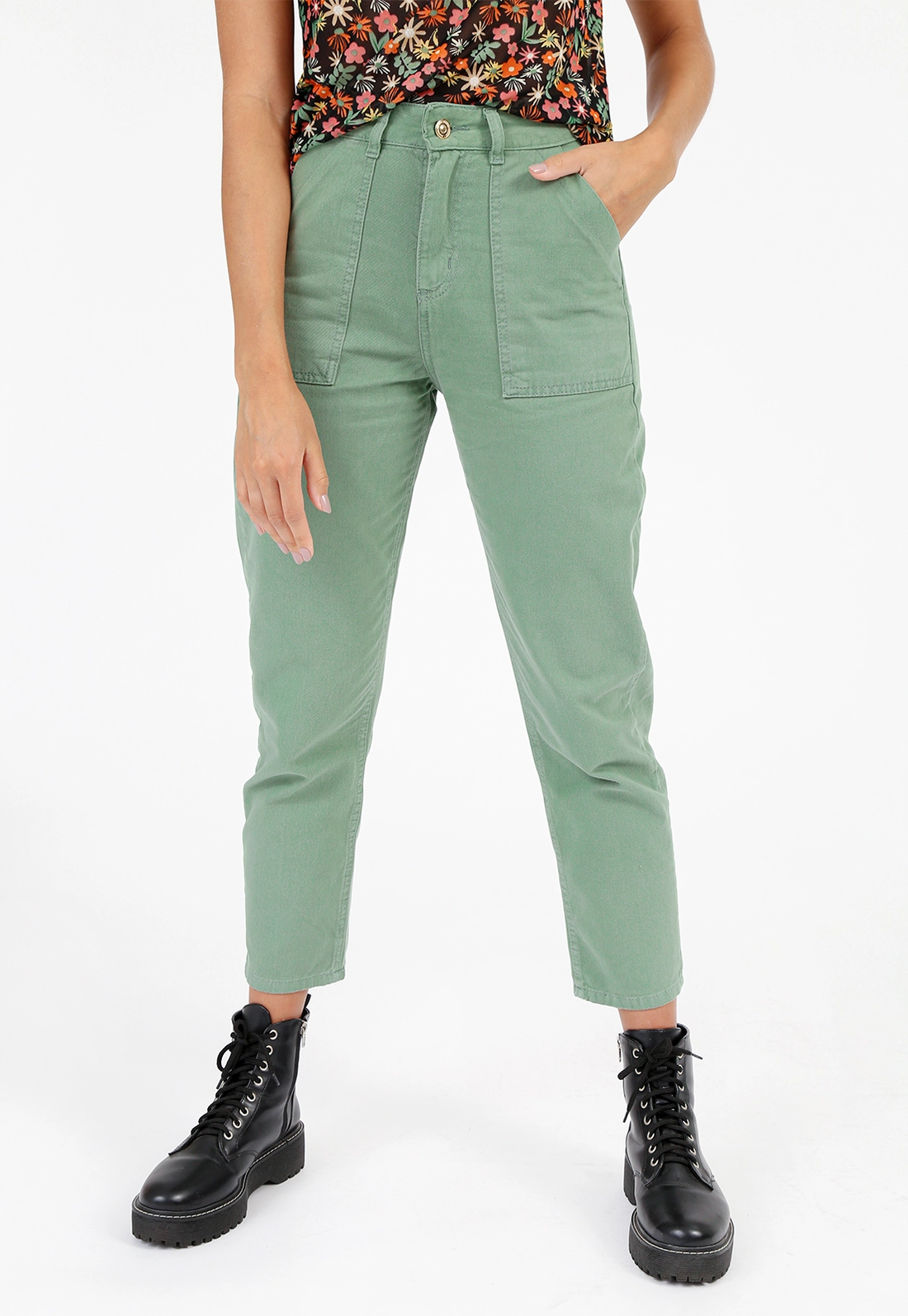 Calça Em Sarja Bolso Frontal