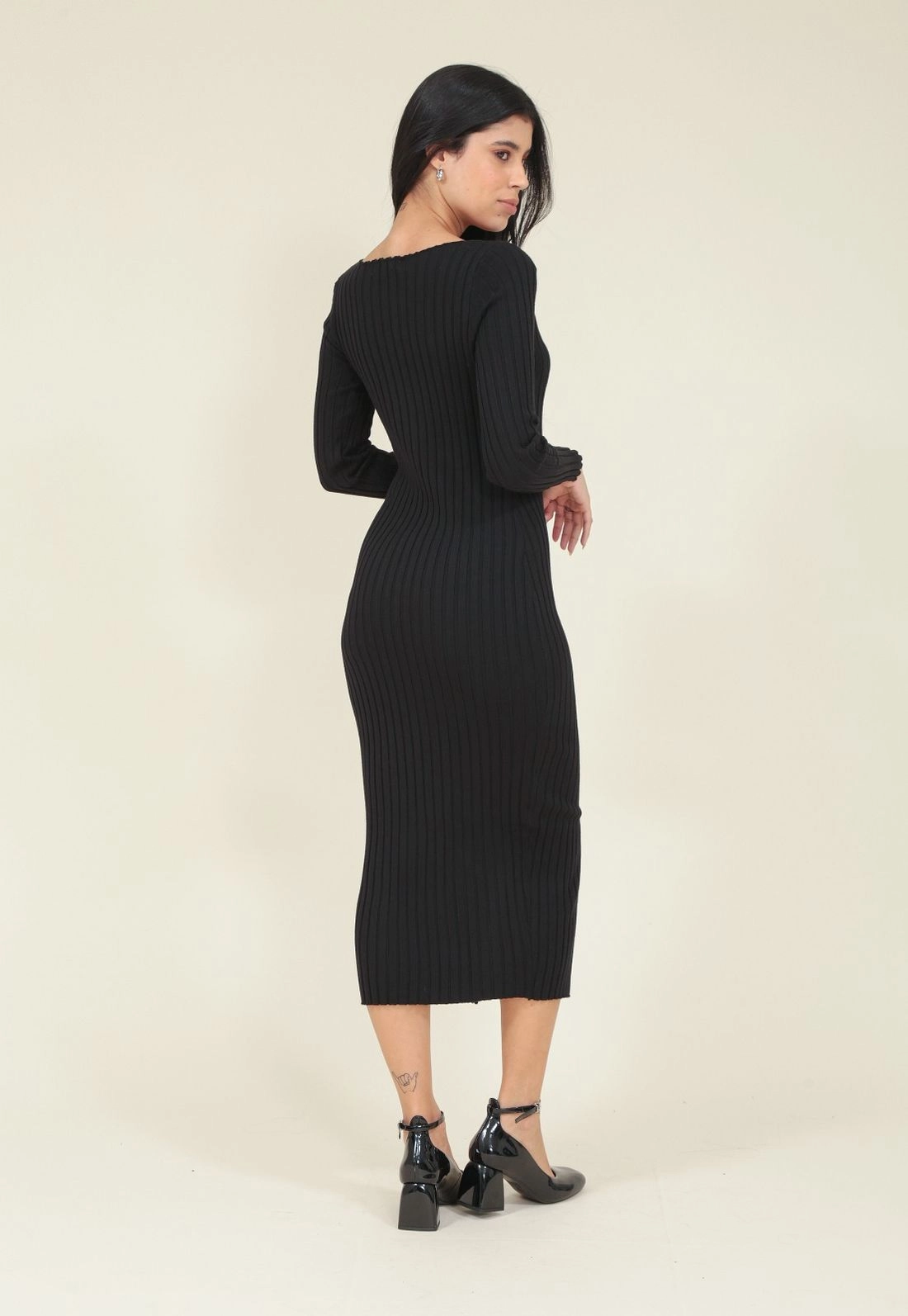 Vestido Midi Tricô Manga Longa Decote V Fenda