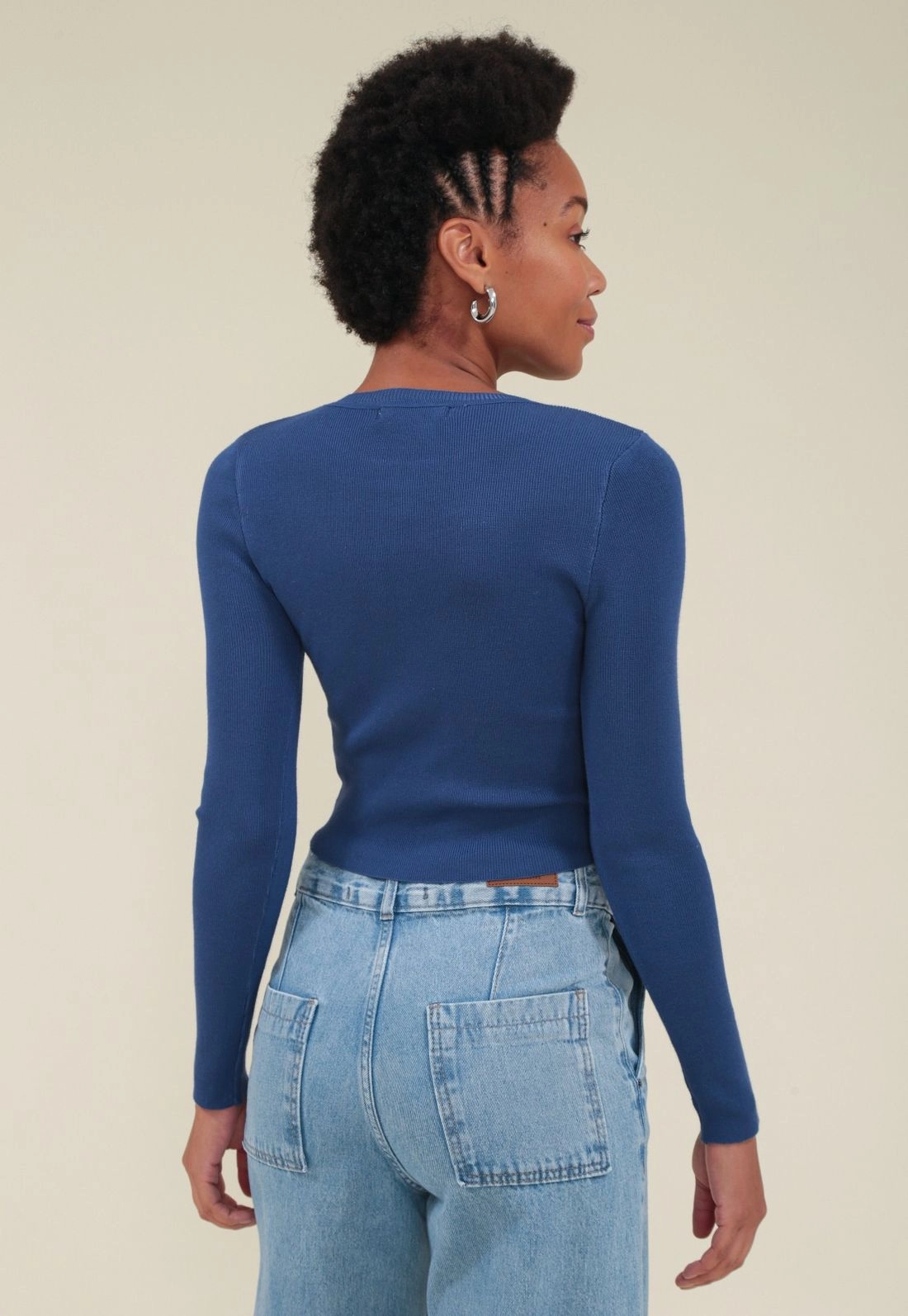 Blusa Cropped Em Tricô Manga Longa Básica