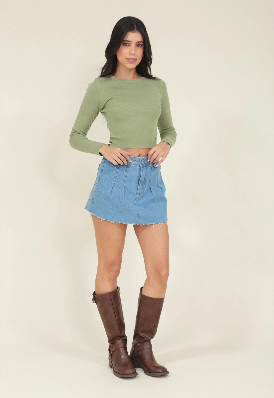 Blusa Cropped Em Tricô Manga Longa Básica
