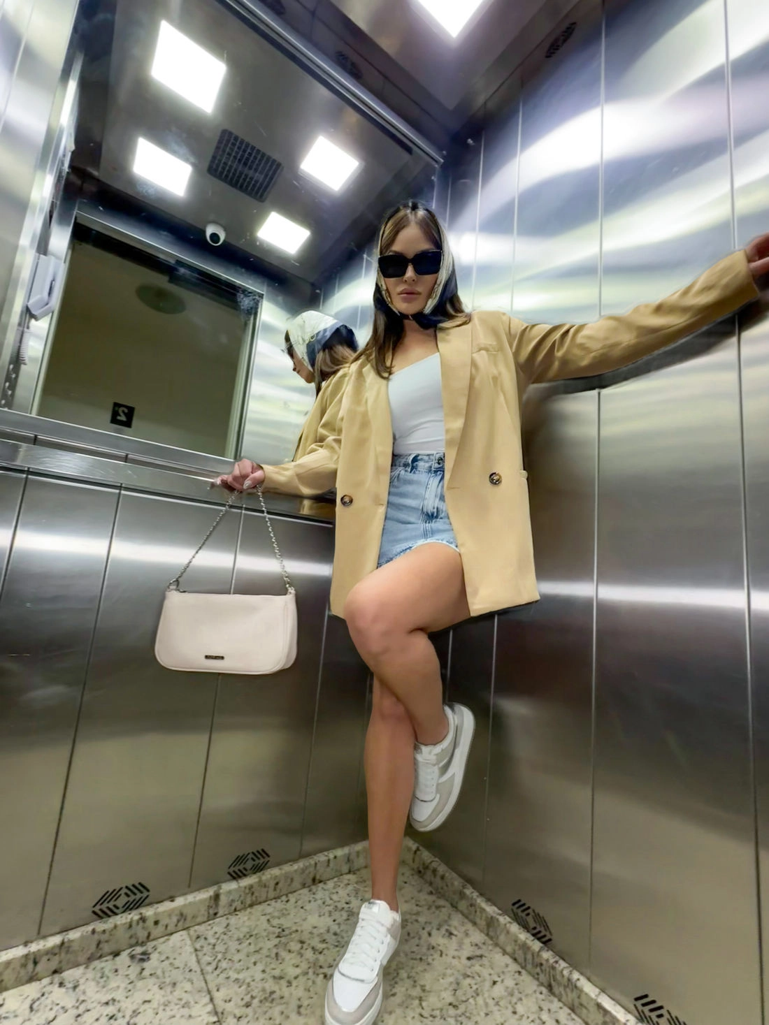 Blazer Em Alfaiataria Manga Longa E Transpasse Com Botões