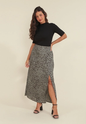 Saia Viscose Midi Fenda Frontal Animal Print Green