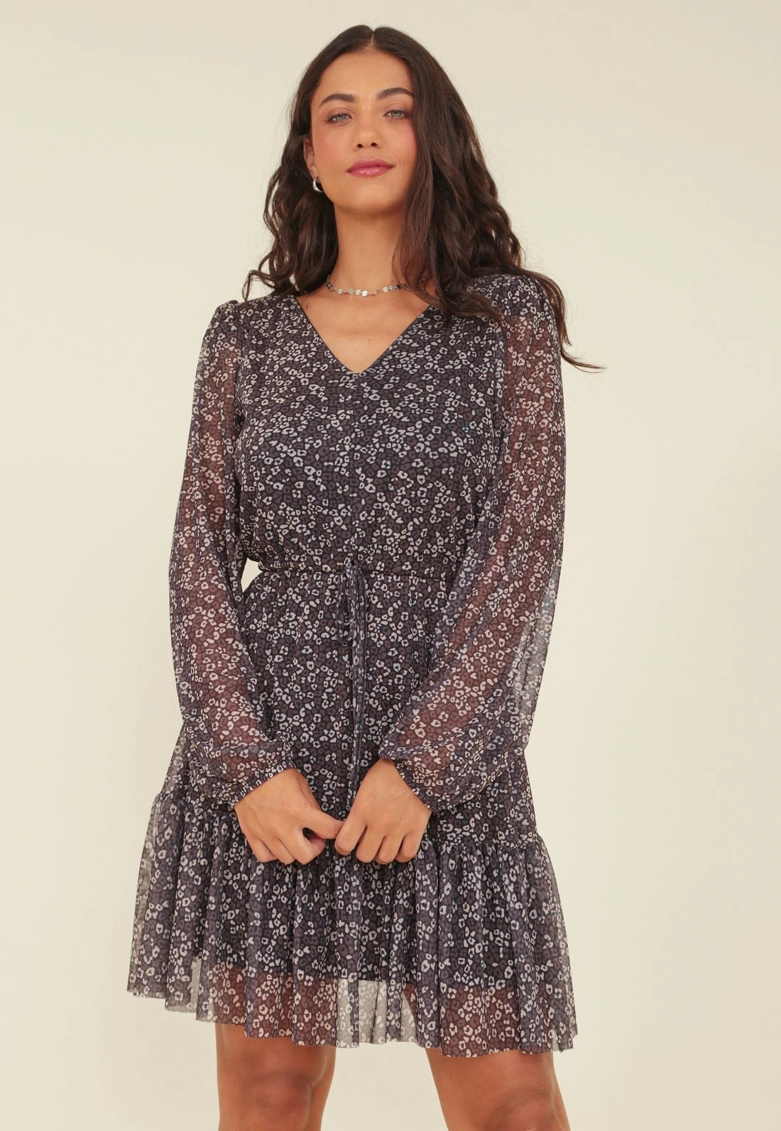 Vestido Curto Em Tule Animal Print Manga Longa