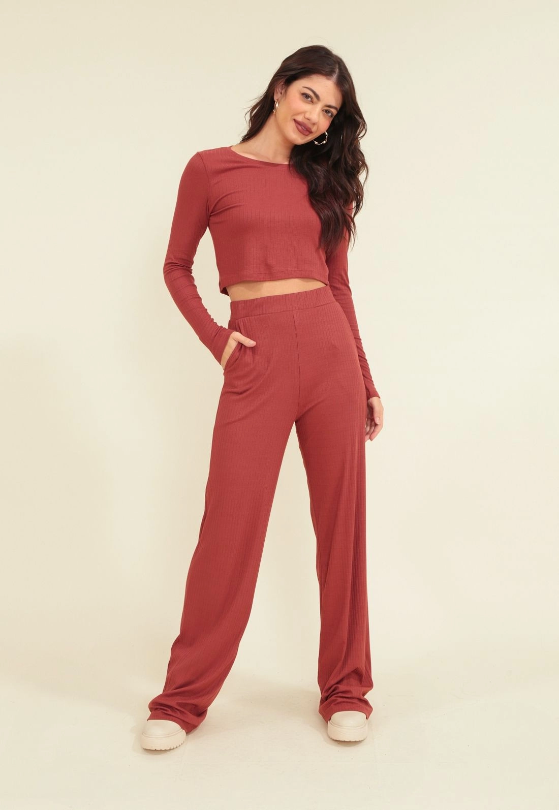 Calça Reta Malha Canelada Bolso