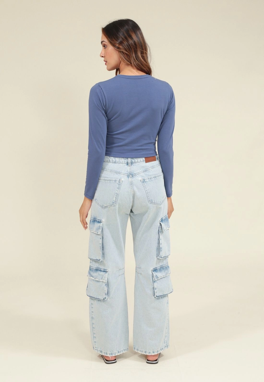 Calça Jeans Reta Com Bolsos Cargo