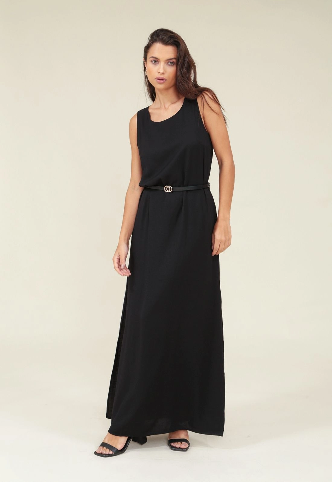 Vestido Viscolinho Longo Sem Manga Com Cinto