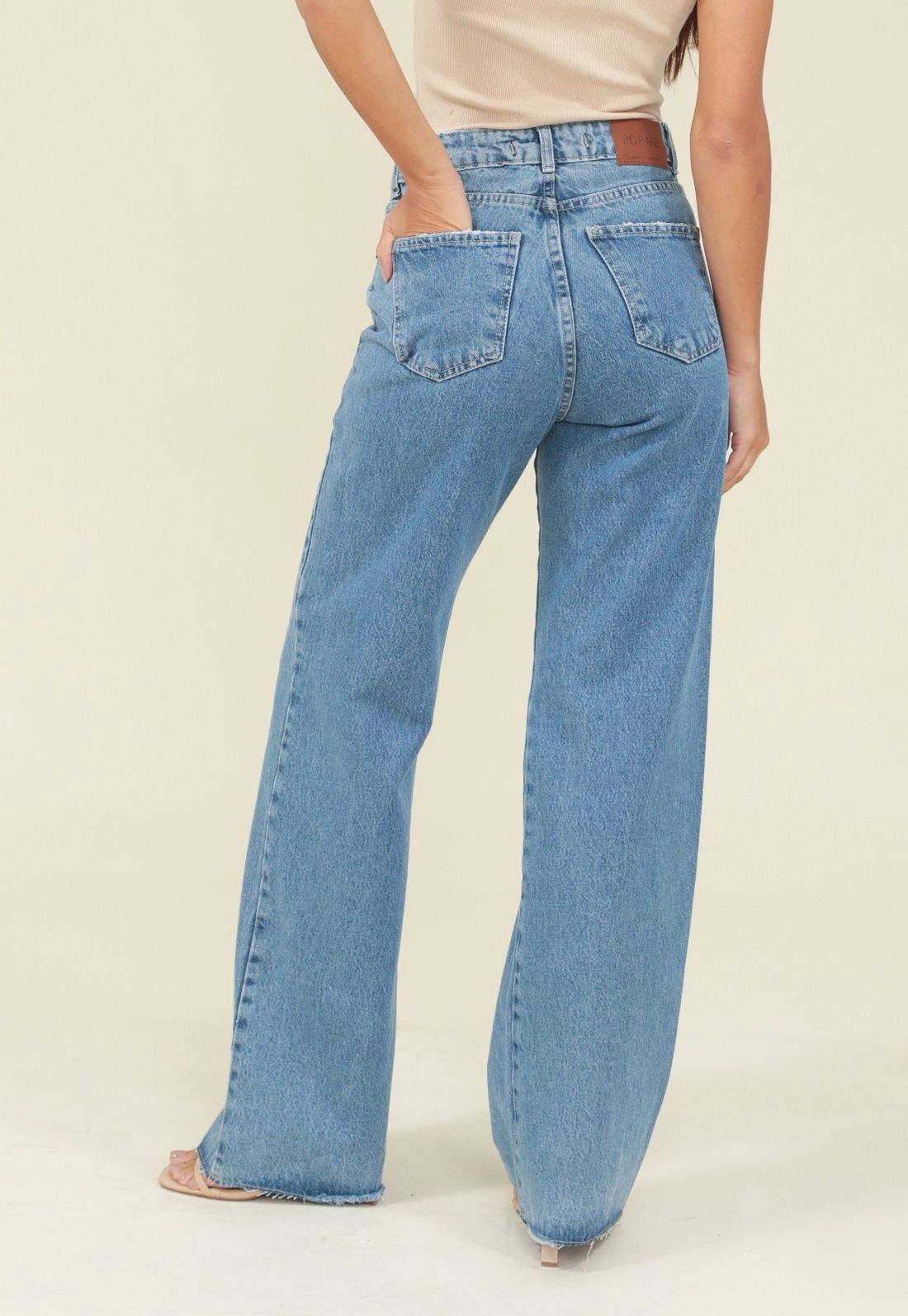 Calça Jeans Wide Com Lavagem Chá