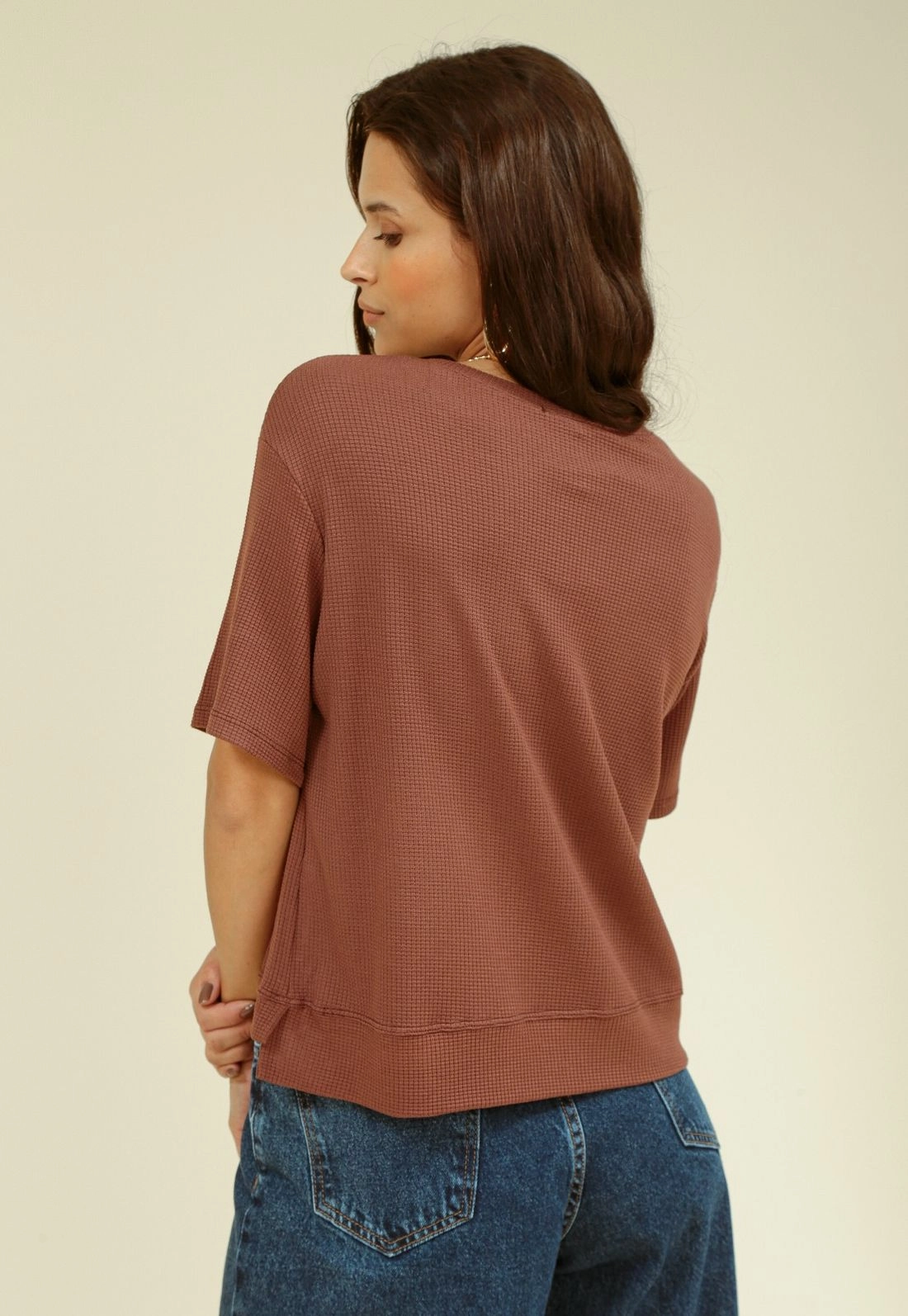 Blusa Malha Texturizada Manga Curta Abertura Lateral