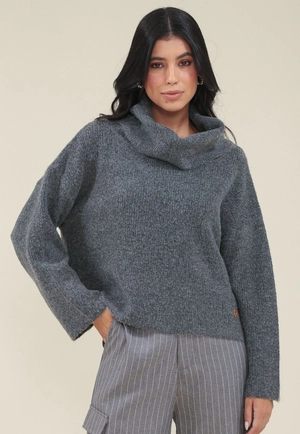 Blusa Tricô Oversized Manga Longa Ampla E Gola Alta