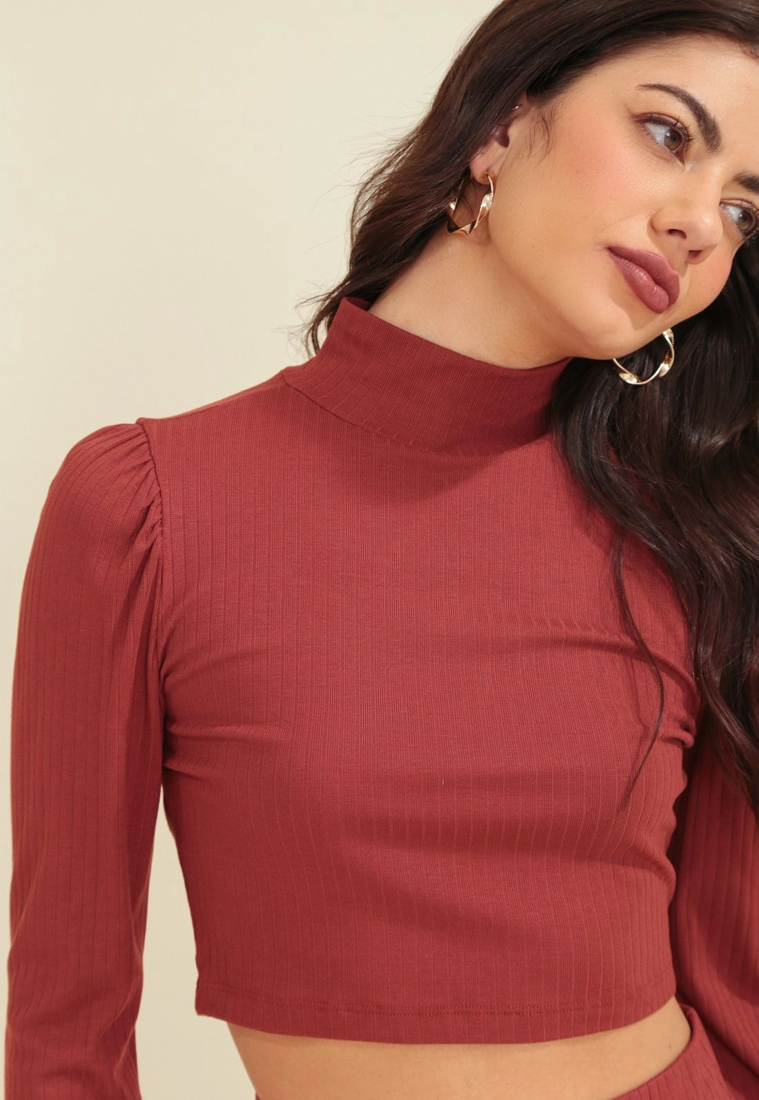 Blusa Malha Canelada Cropped Gola Alta