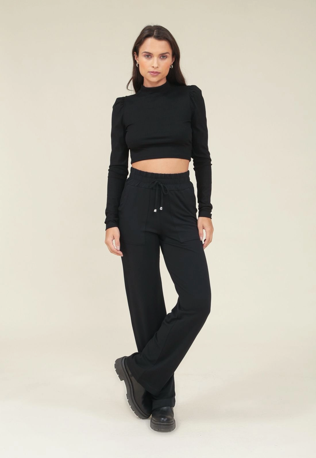 Blusa Malha Canelada Cropped Gola Alta