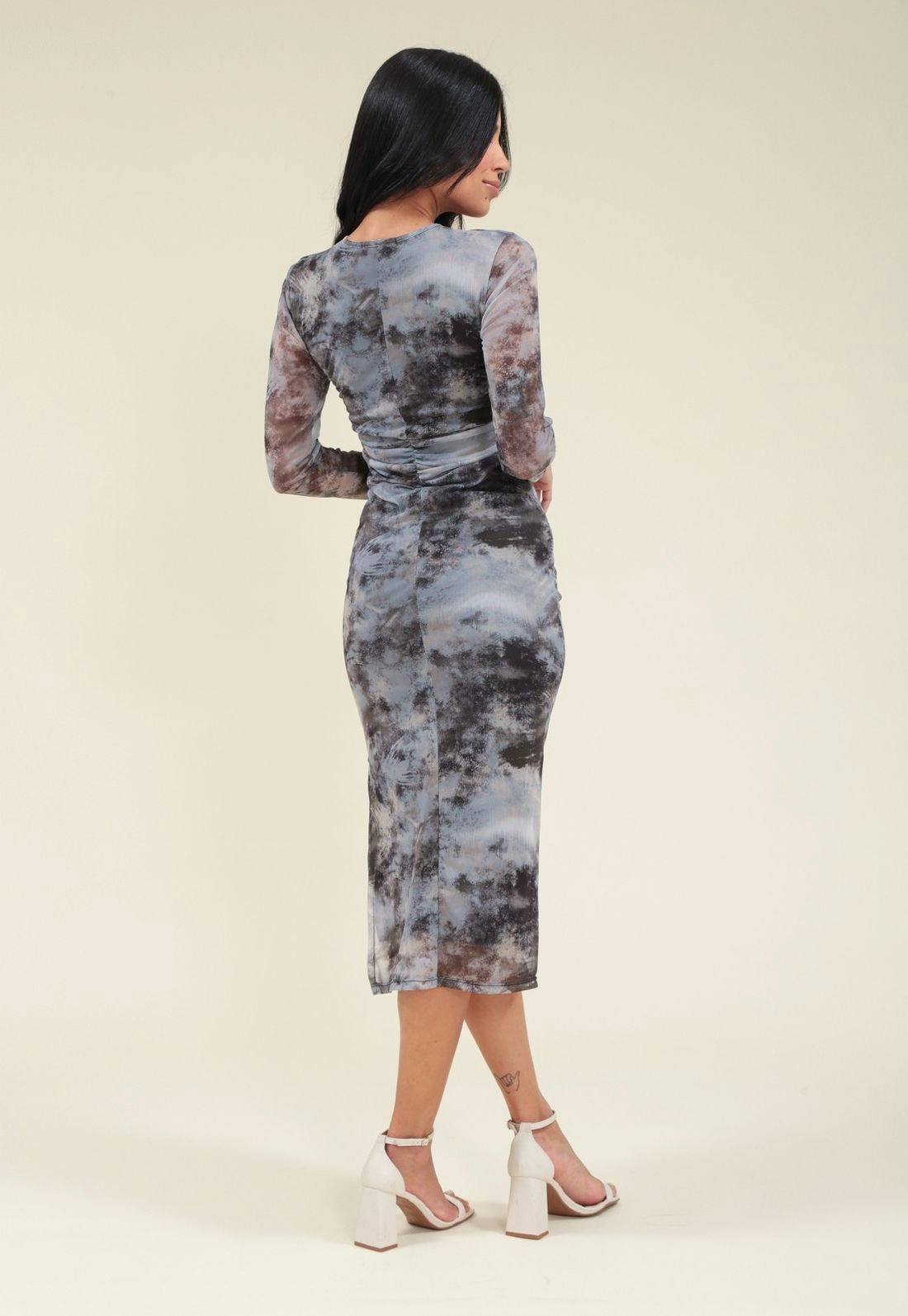 Vestido Midi Tule Estampa Névoa Manga Longa
