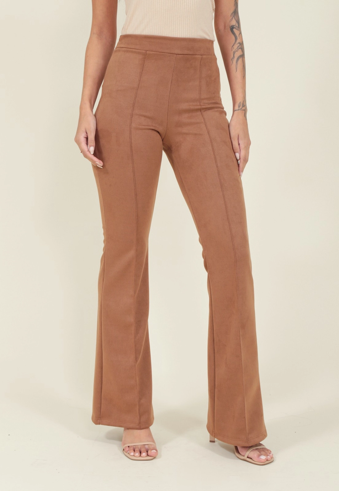 Calça Flare Suede Com Nervura