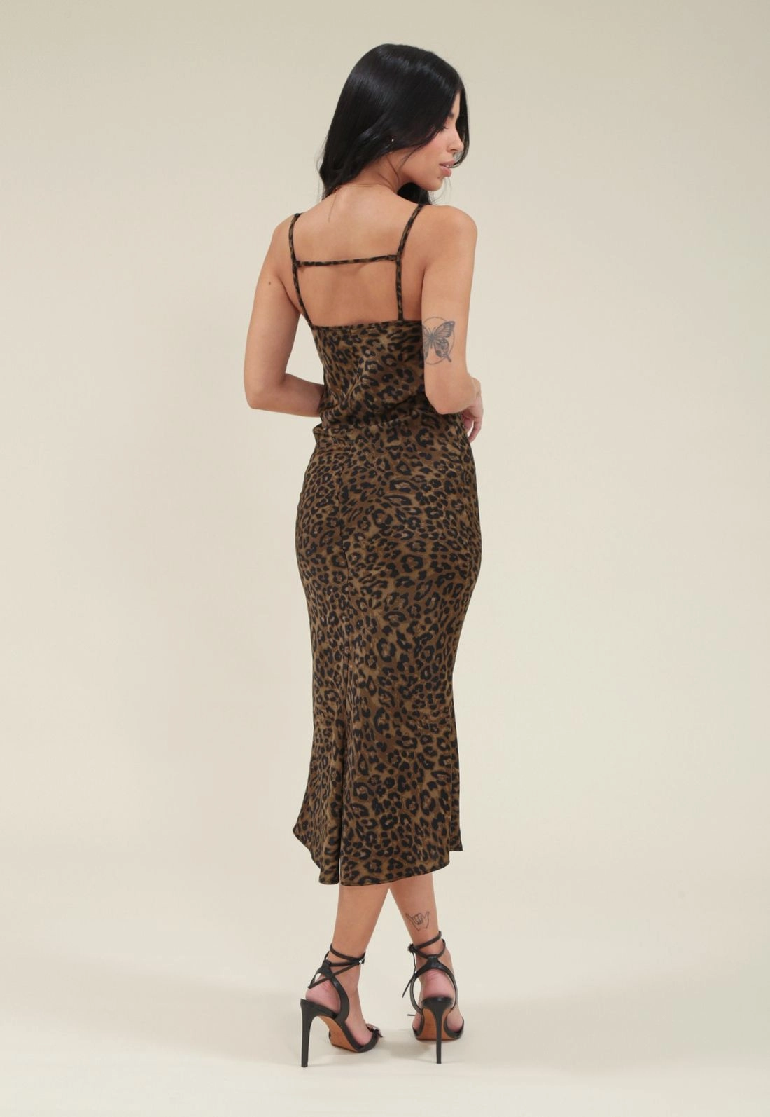 Vestido Midi Crepe Acetinado Estampa Animal Print Fenda