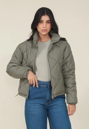 Jaqueta Nylon Matelassê Losango Com Gola Alta