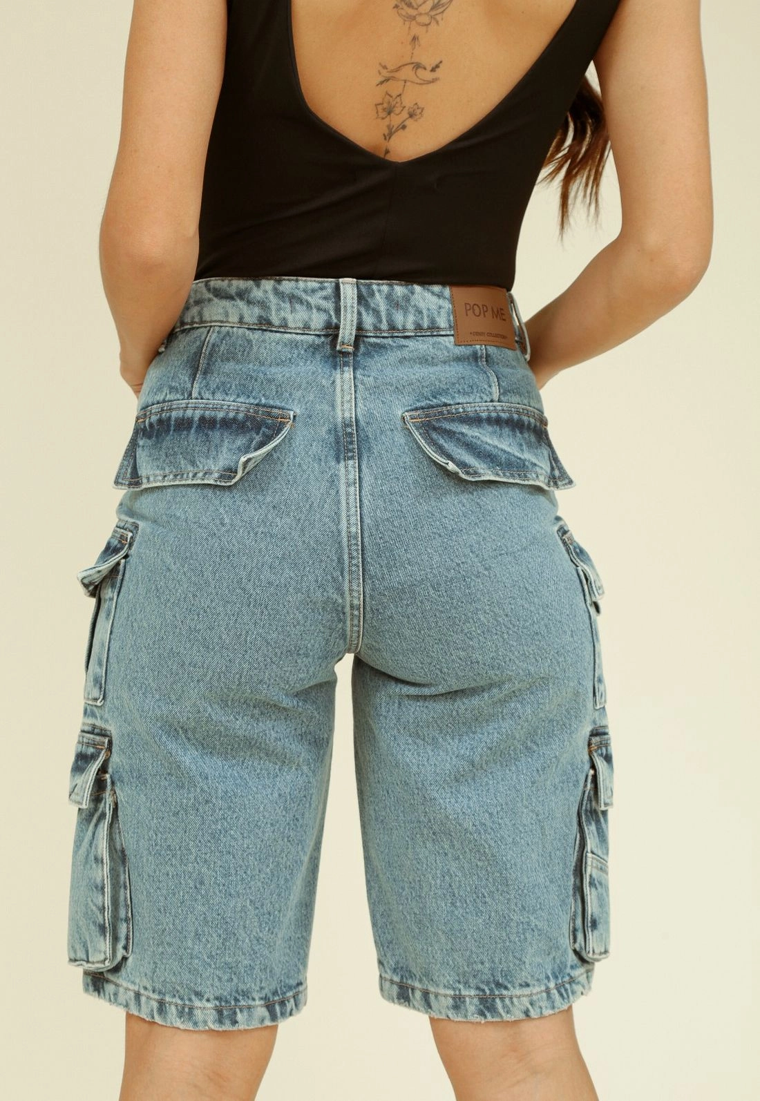 Bermuda Jeans Com Bolsos Cargo