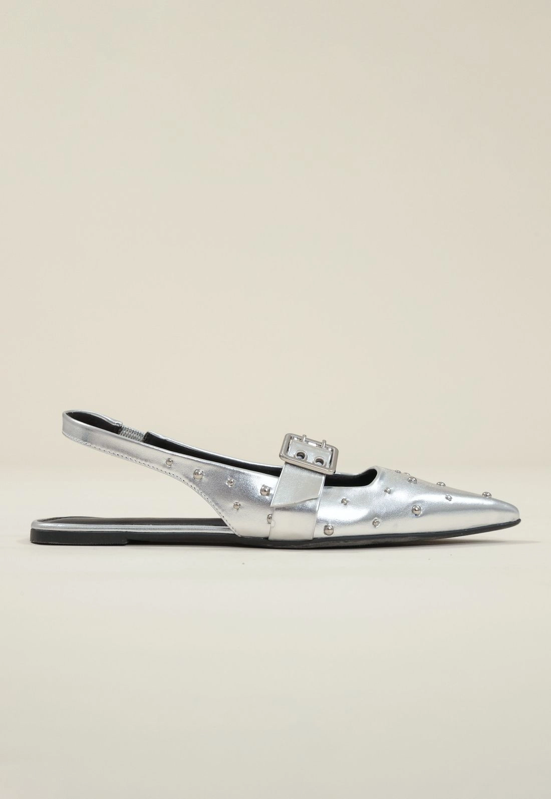 Sapatilha Slingback Bico Fino Com Tachas