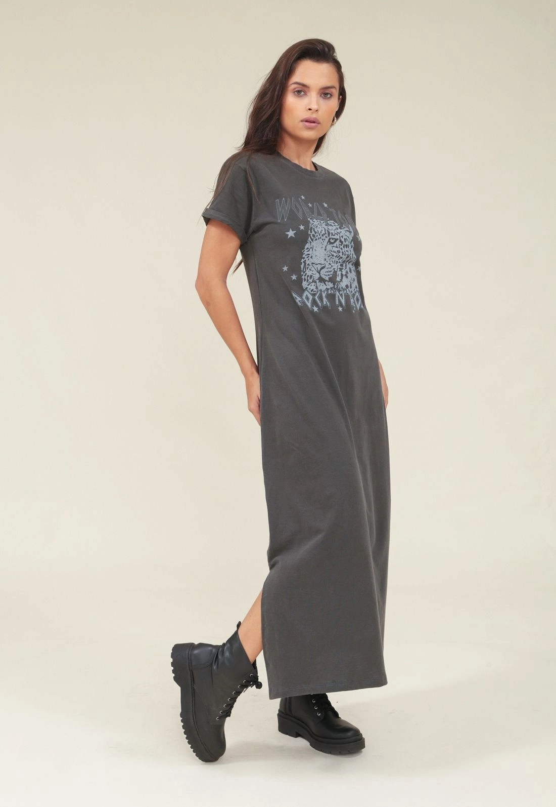 Vestido Midi Em Meia Malha Estonado Manga Curta Onça