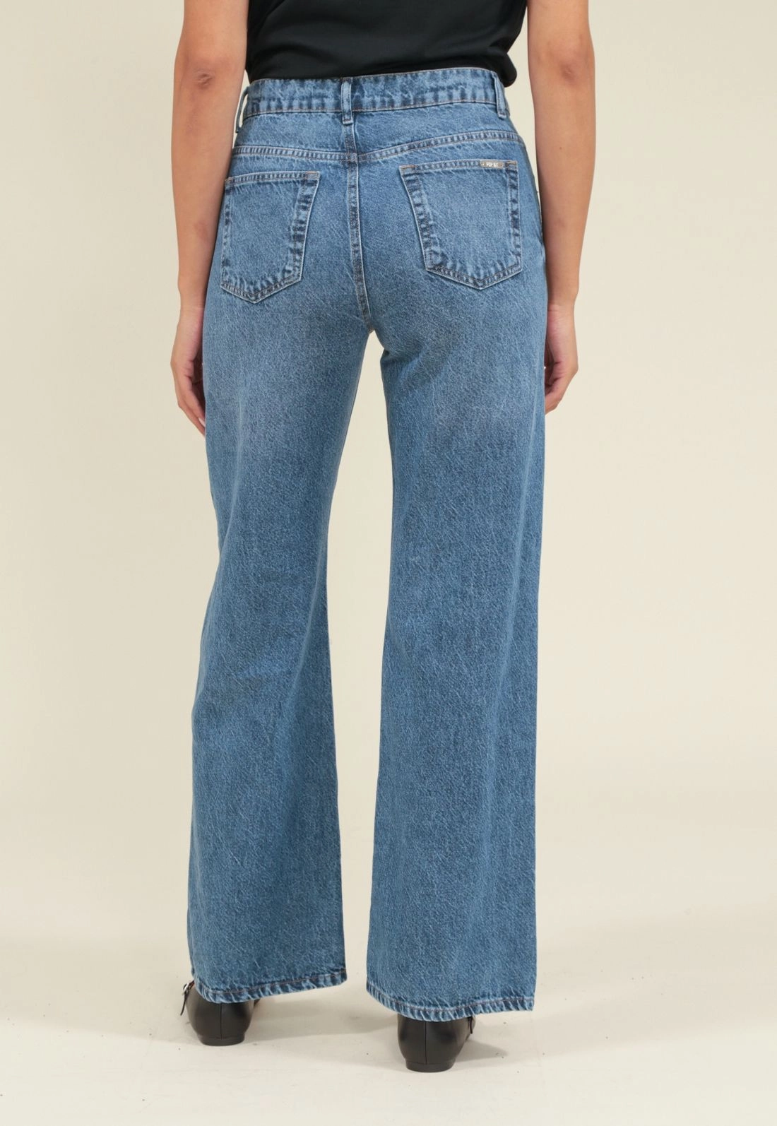 Calça Jeans Reta Bolso