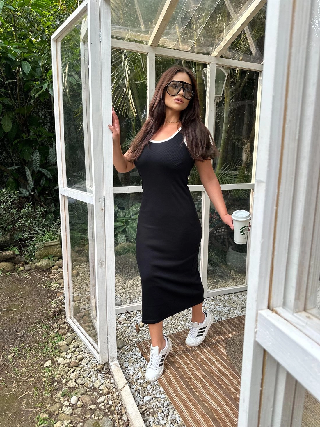 Vestido Midi Em Ribana Sem Mangas Com Viés Bicolor