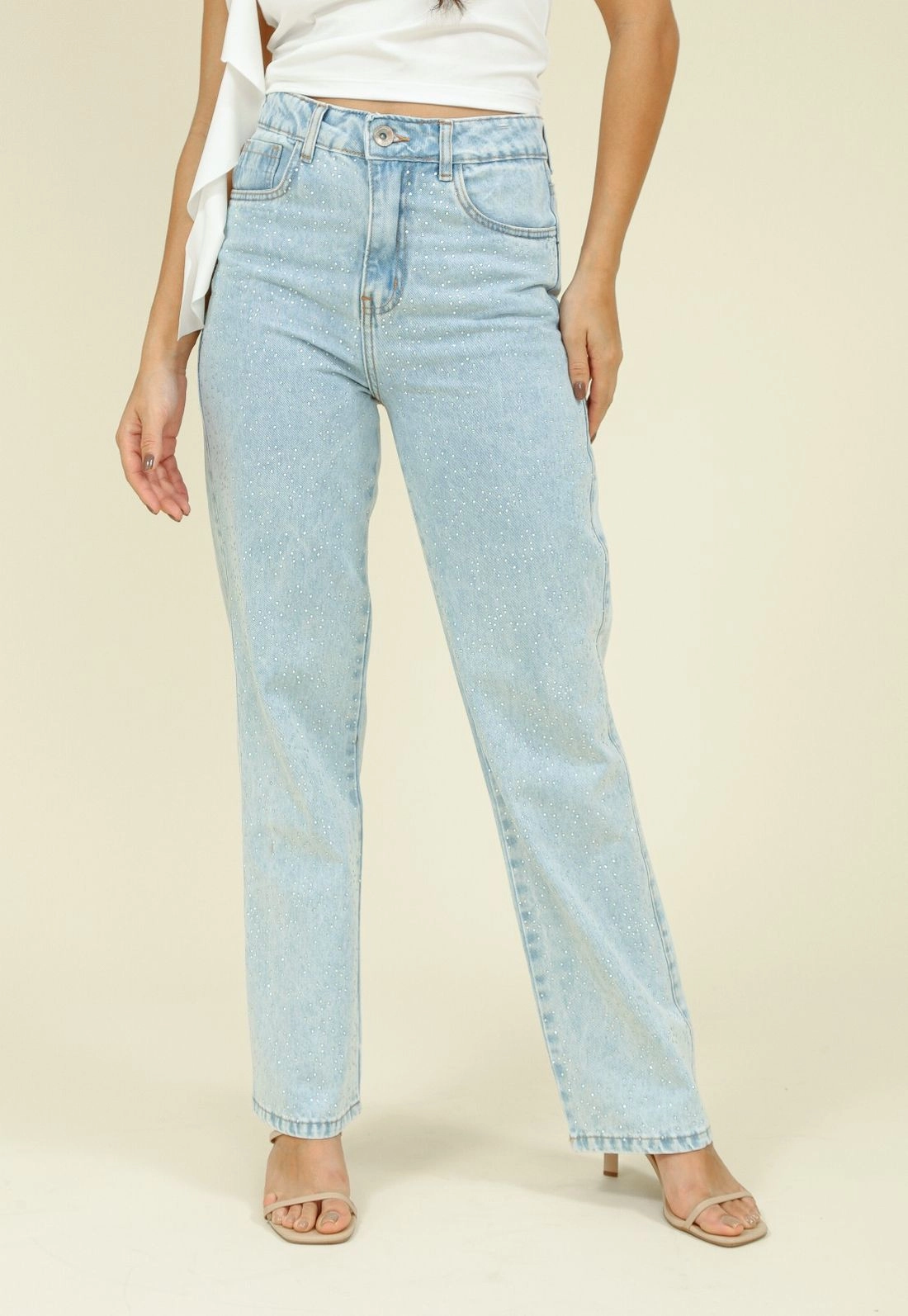 Calça Jeans Reta Com Aplicação Strass