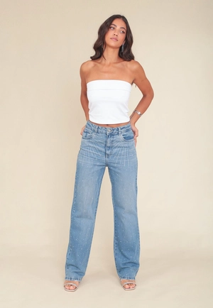Calça Jeans Reta Com Aplicação De Strass Bolso