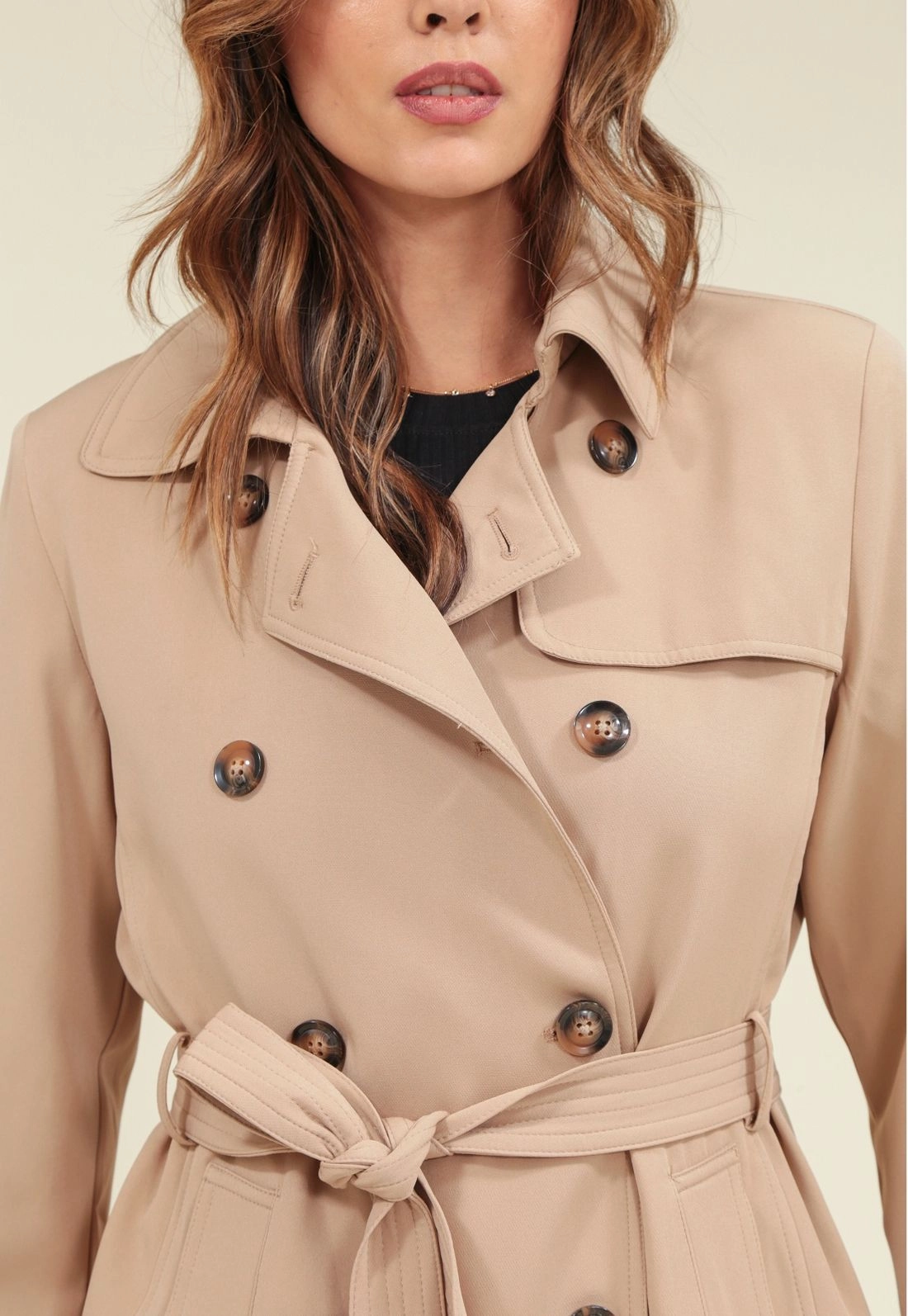 Casaco Trench Coat Alongado Com Faixa E Botões